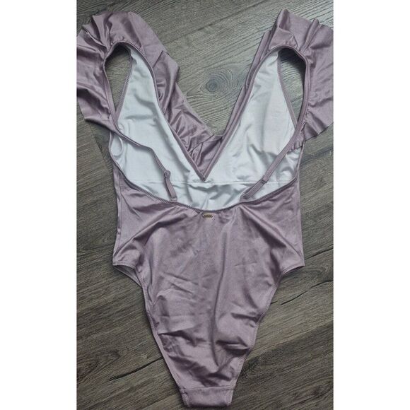 Victoria Secret PINK Ruffled Plunge One-piece Bathingsuit Women's Size Medium - Picture 2 of 3